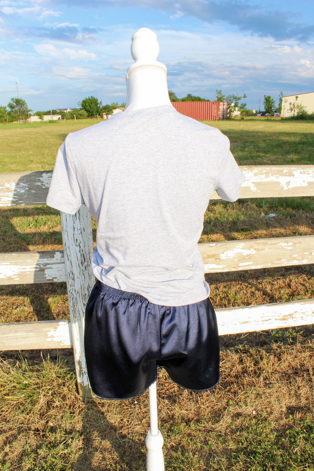 Duck Beaded Fitted Tee in Grey