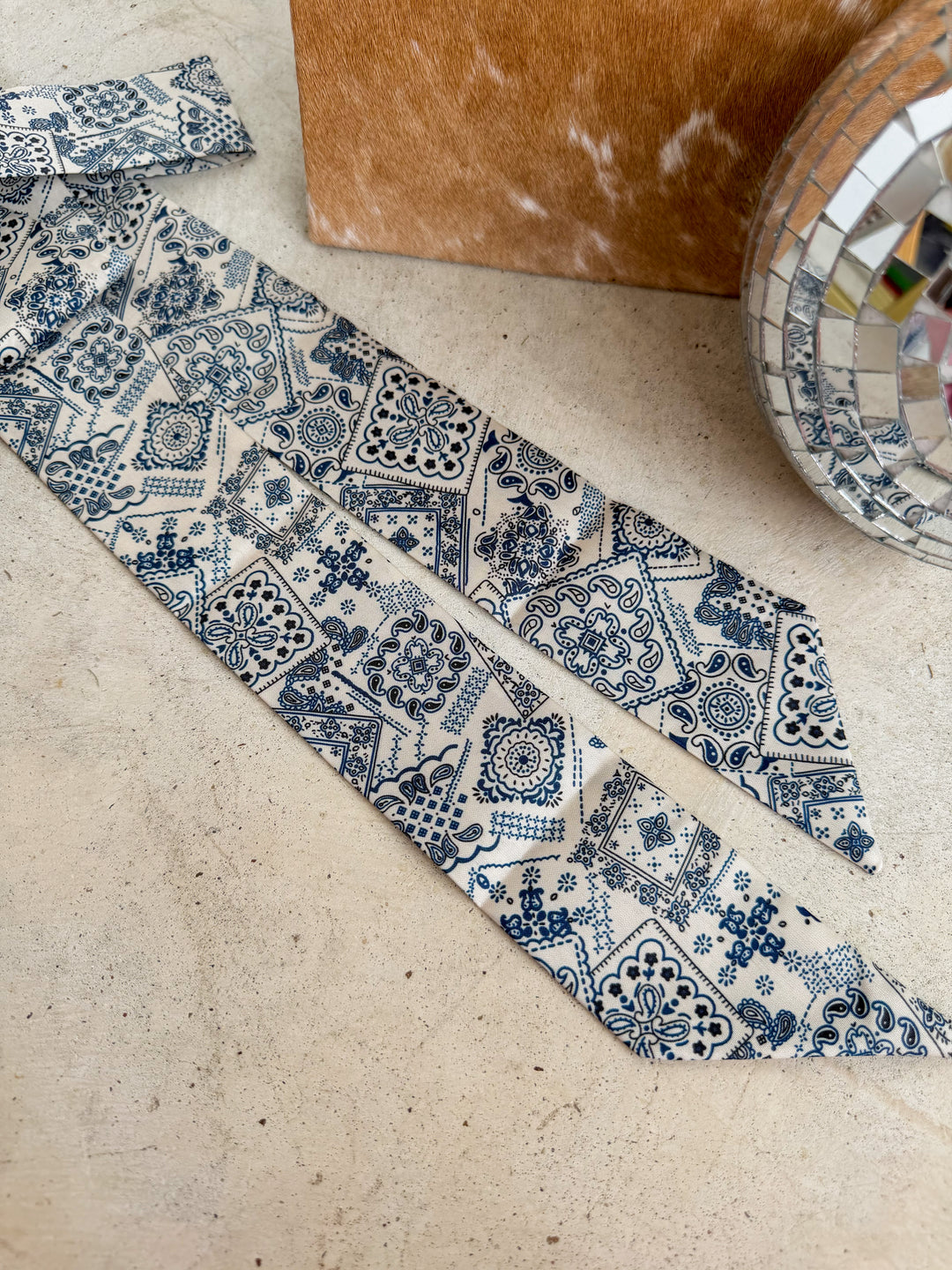 Beige/Blue Paisley XLong Twilly
