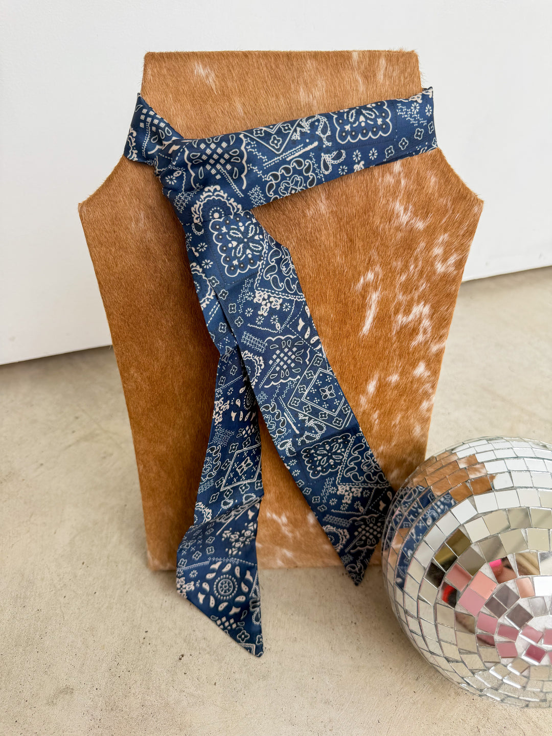 Navy Paisley XLong Twilly